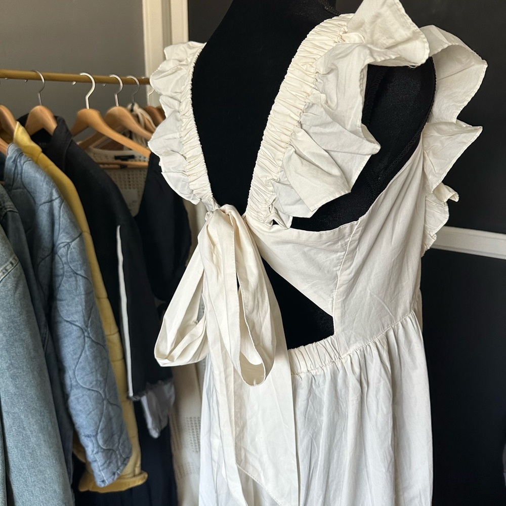 H&M Apron Midi Ruffle Dress - Picture 3 of 6